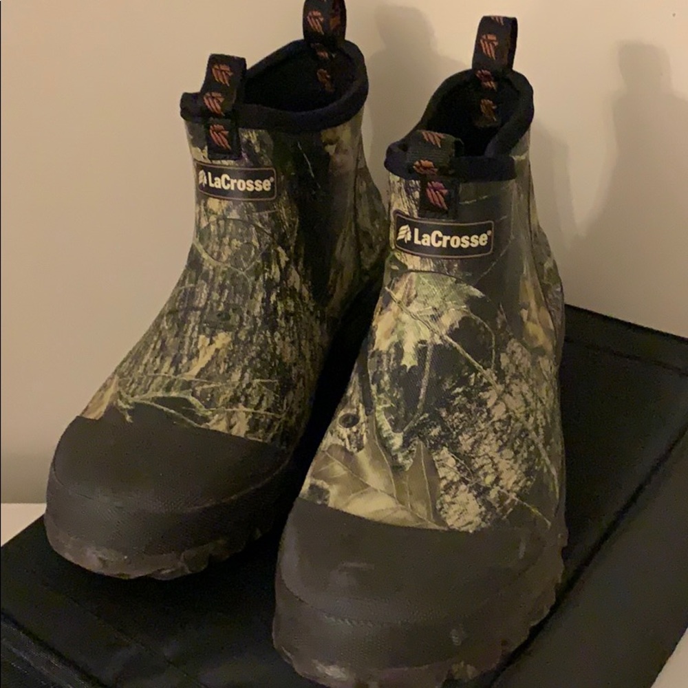 Men/Unisex Lacrosse rain boots. Size 9